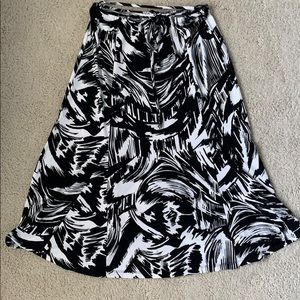 Mid calf skirt with tie